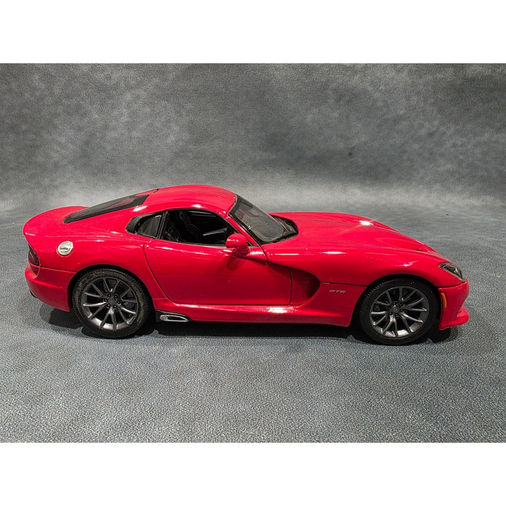 Maisto 1:18 SRT Viper GTS Diecast Model Car Red Opening Hood Trunk